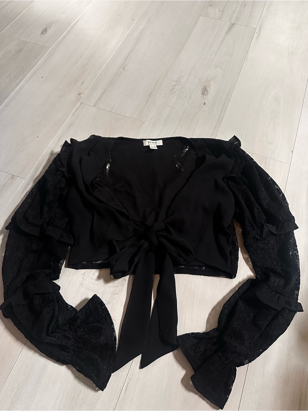 Privy Women’s Black Lace Tie-Front Crop Top